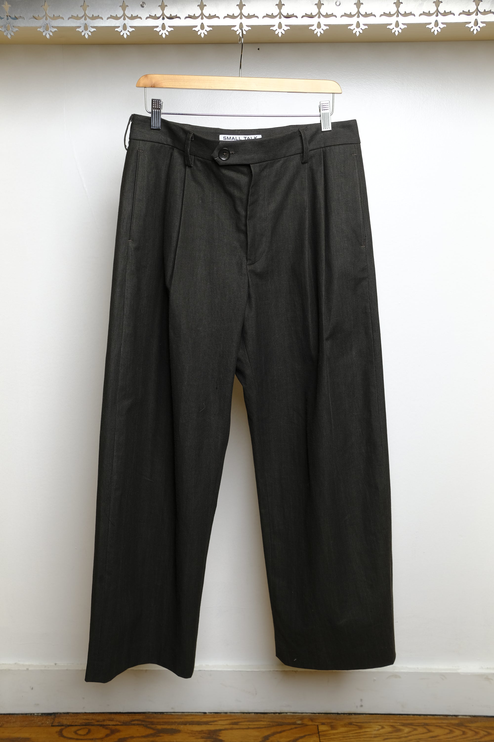 pintuck trouser in sumi dyed canvas