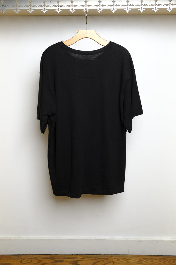 simple tee in black