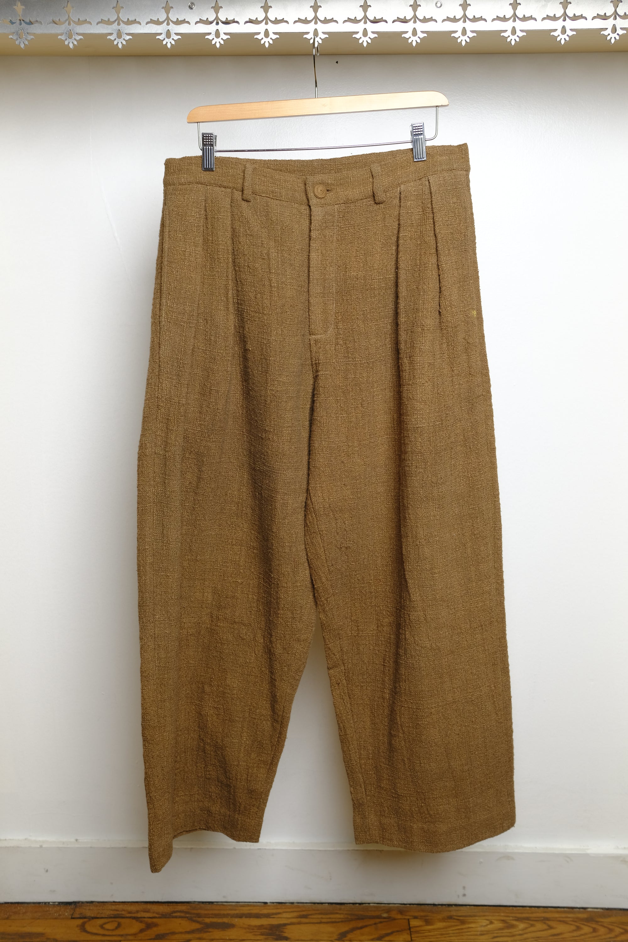 organic cotton zero count pleated trousers