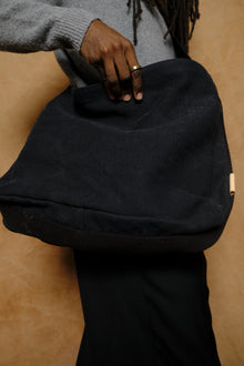 square shoulder bag small in black