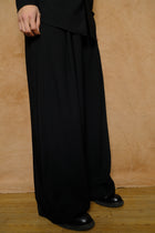 wool serge hi-waist trousers in black