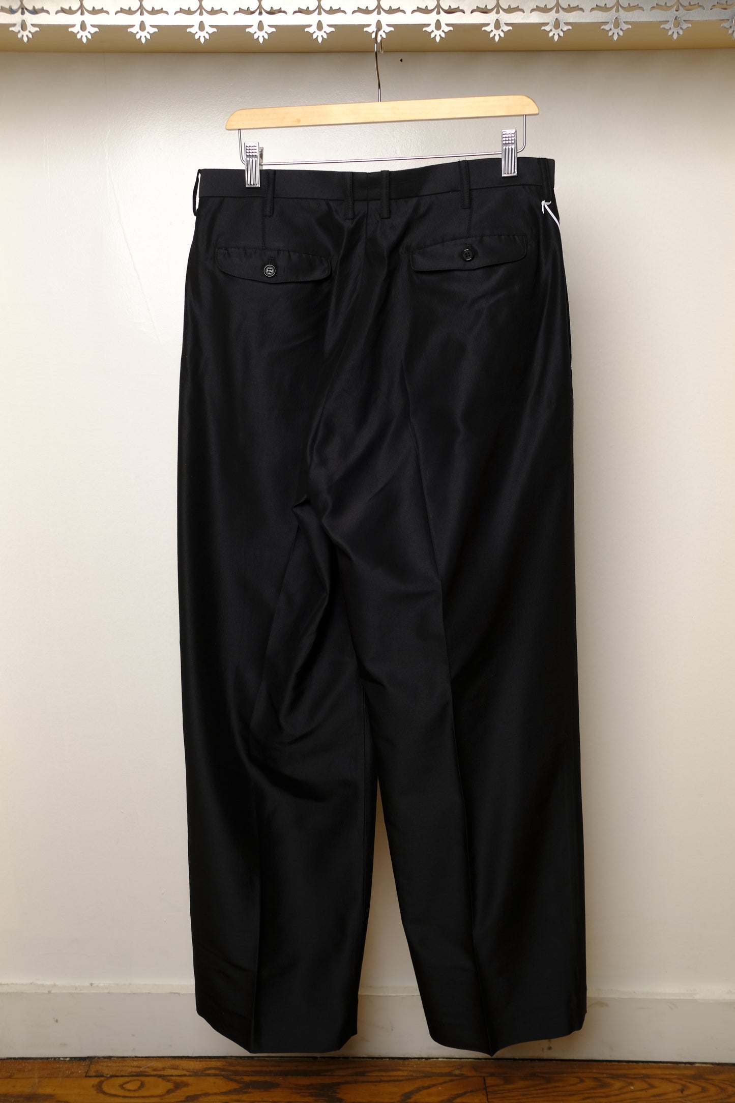 silk in tuck trousers in navy