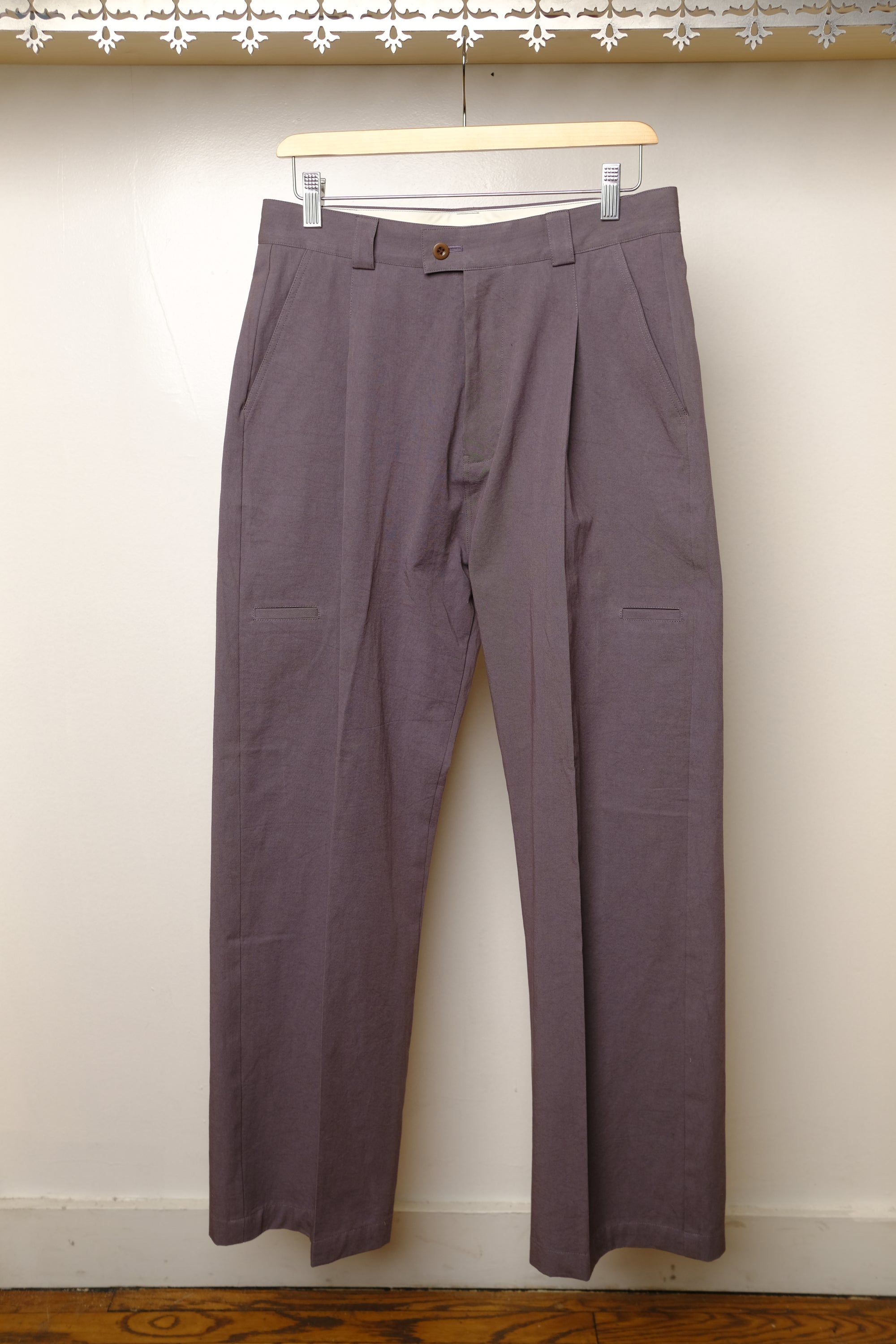 relax trousers in purple