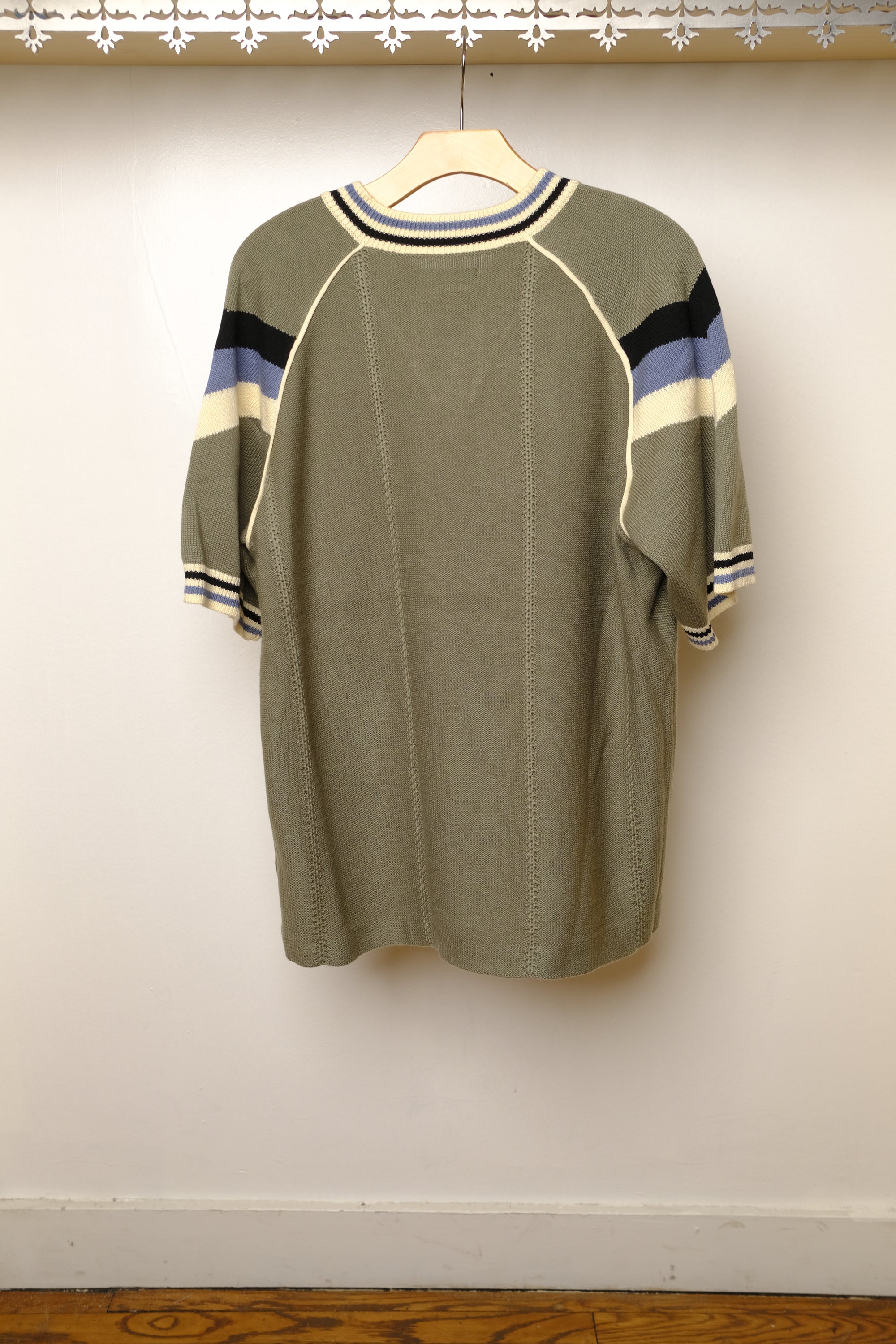 knitting game shirt in moss green