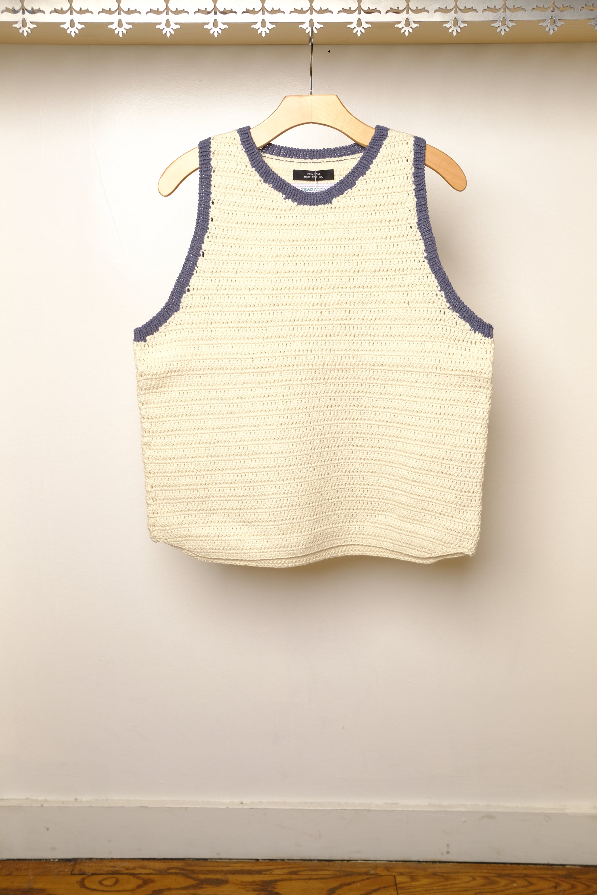 crochet trim tanktop in off white