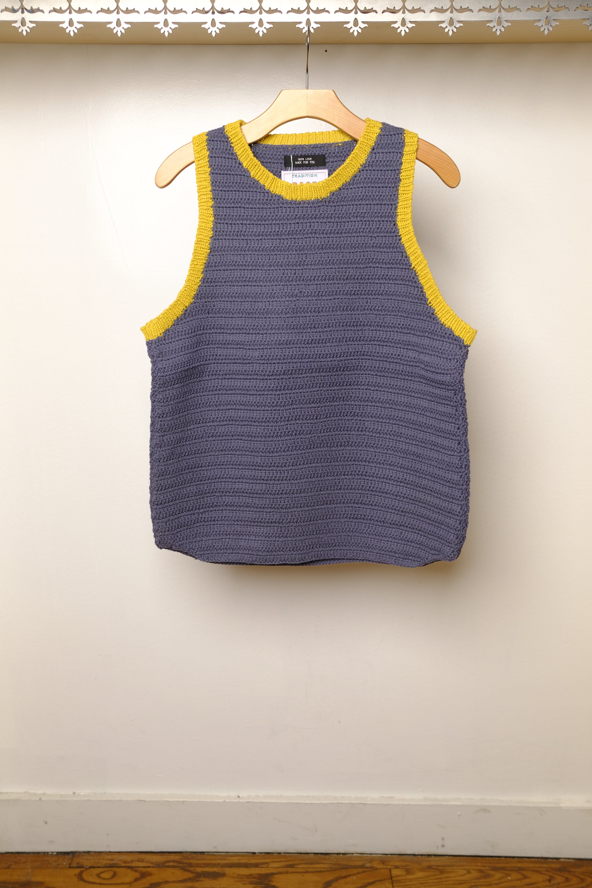 crochet trim tanktop in navy
