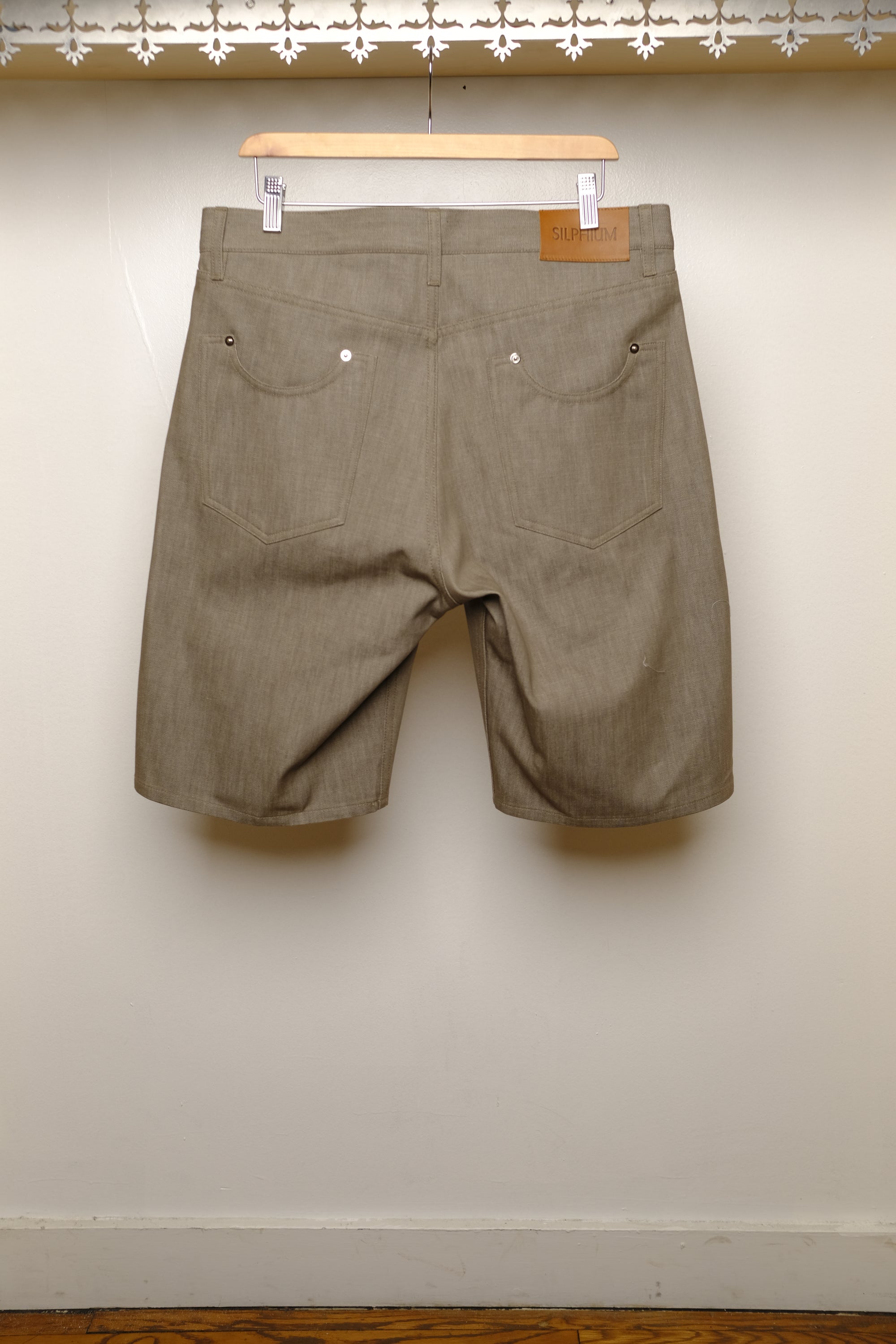 core denim beige shorts