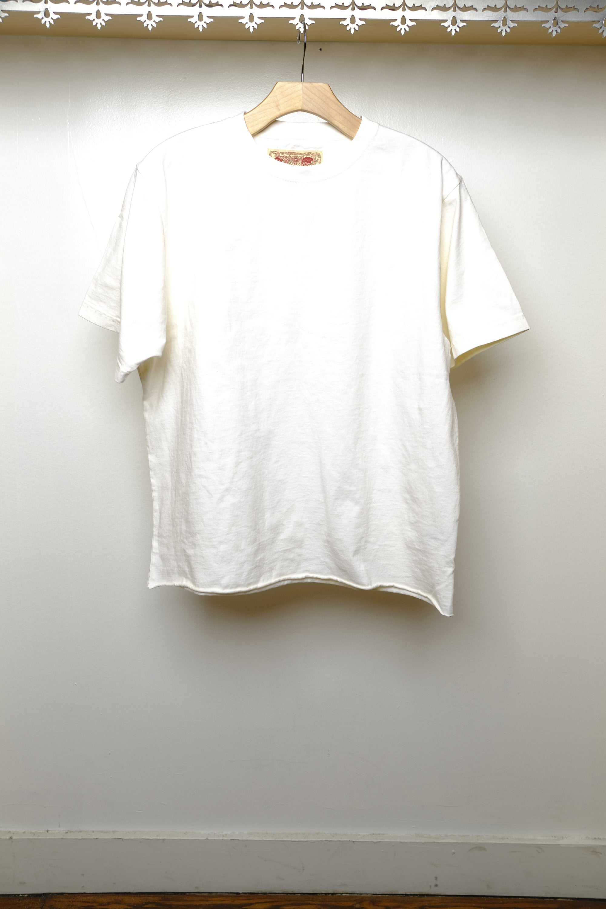 on the farm raw hem tee in cloud