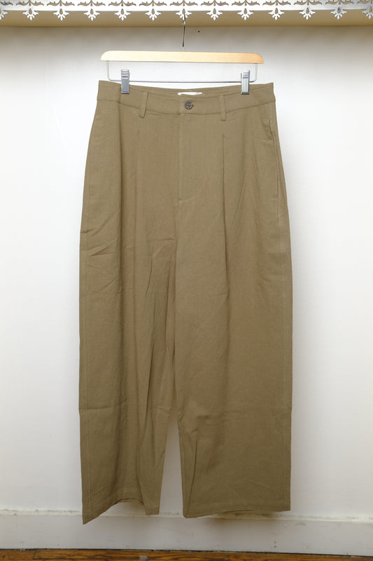 barro pant in muted olive
