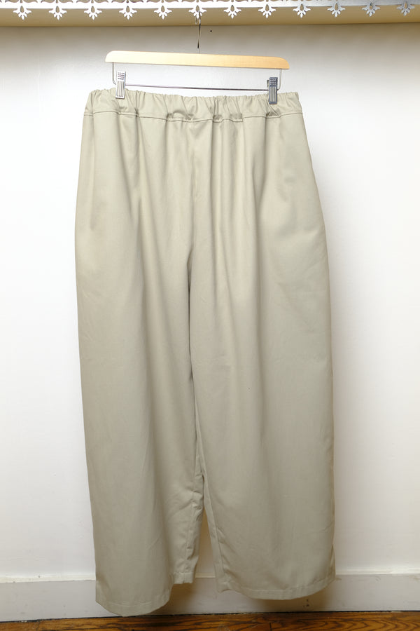 studio pant in pistachio cream twill