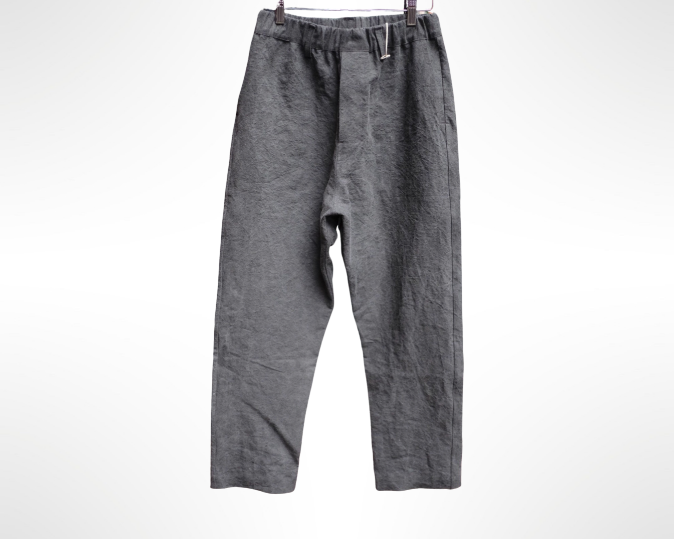 work pants in charcoal dyed paper/linen